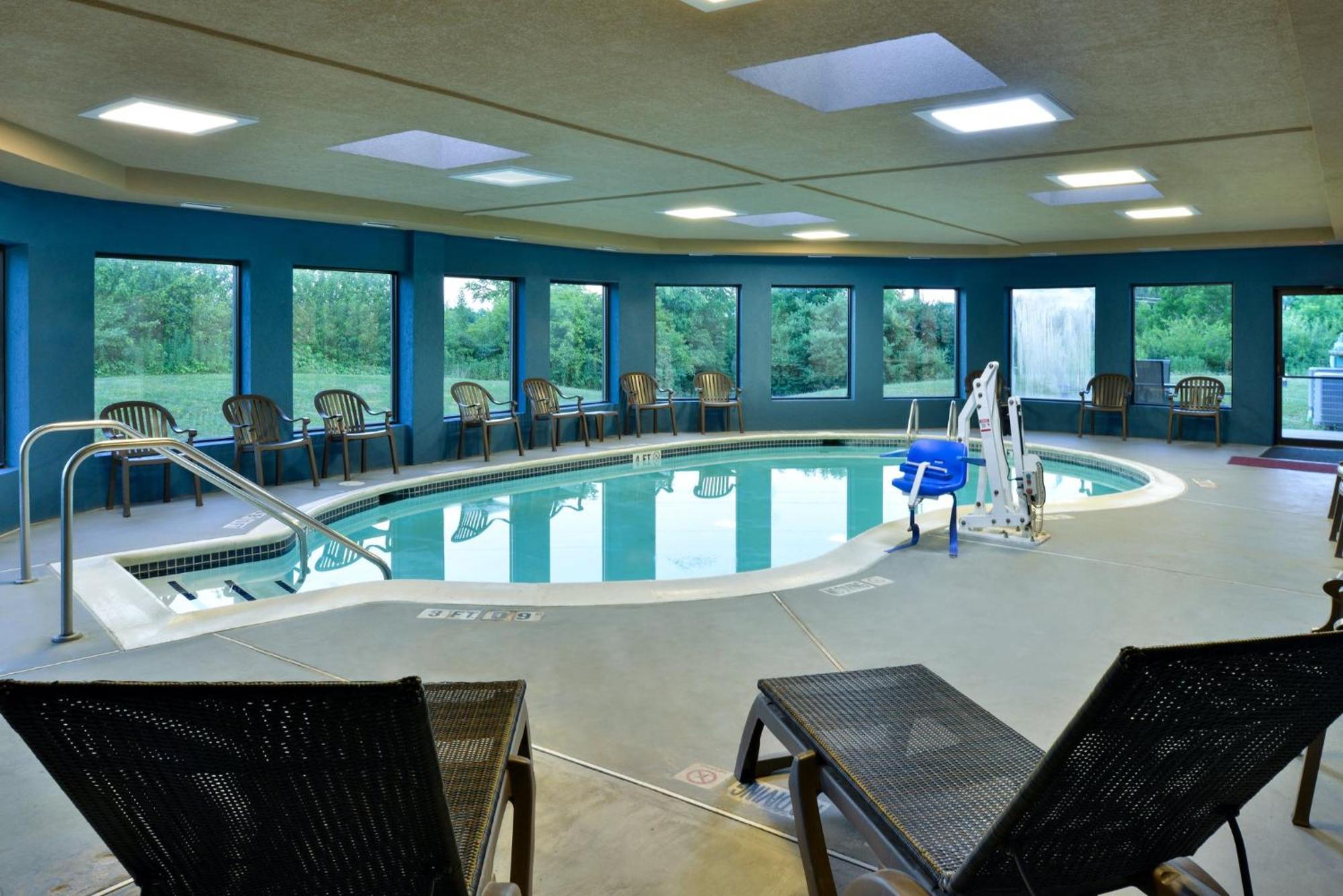 Holiday Inn Express Lewisburg - New Columbia By Ihg Esterno foto