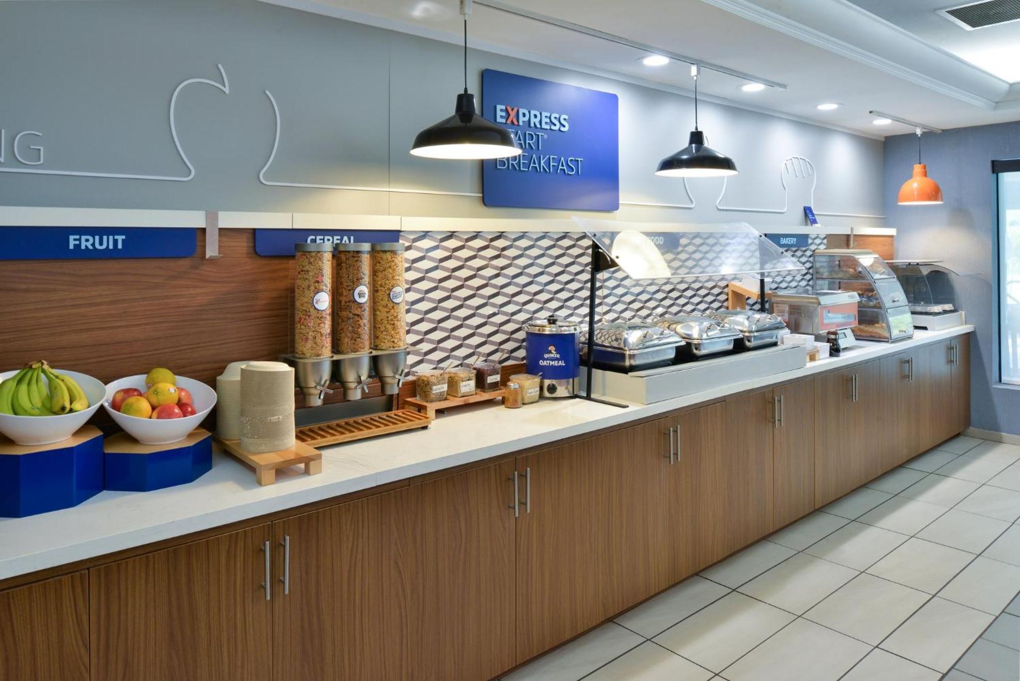 Holiday Inn Express Lewisburg - New Columbia By Ihg Esterno foto